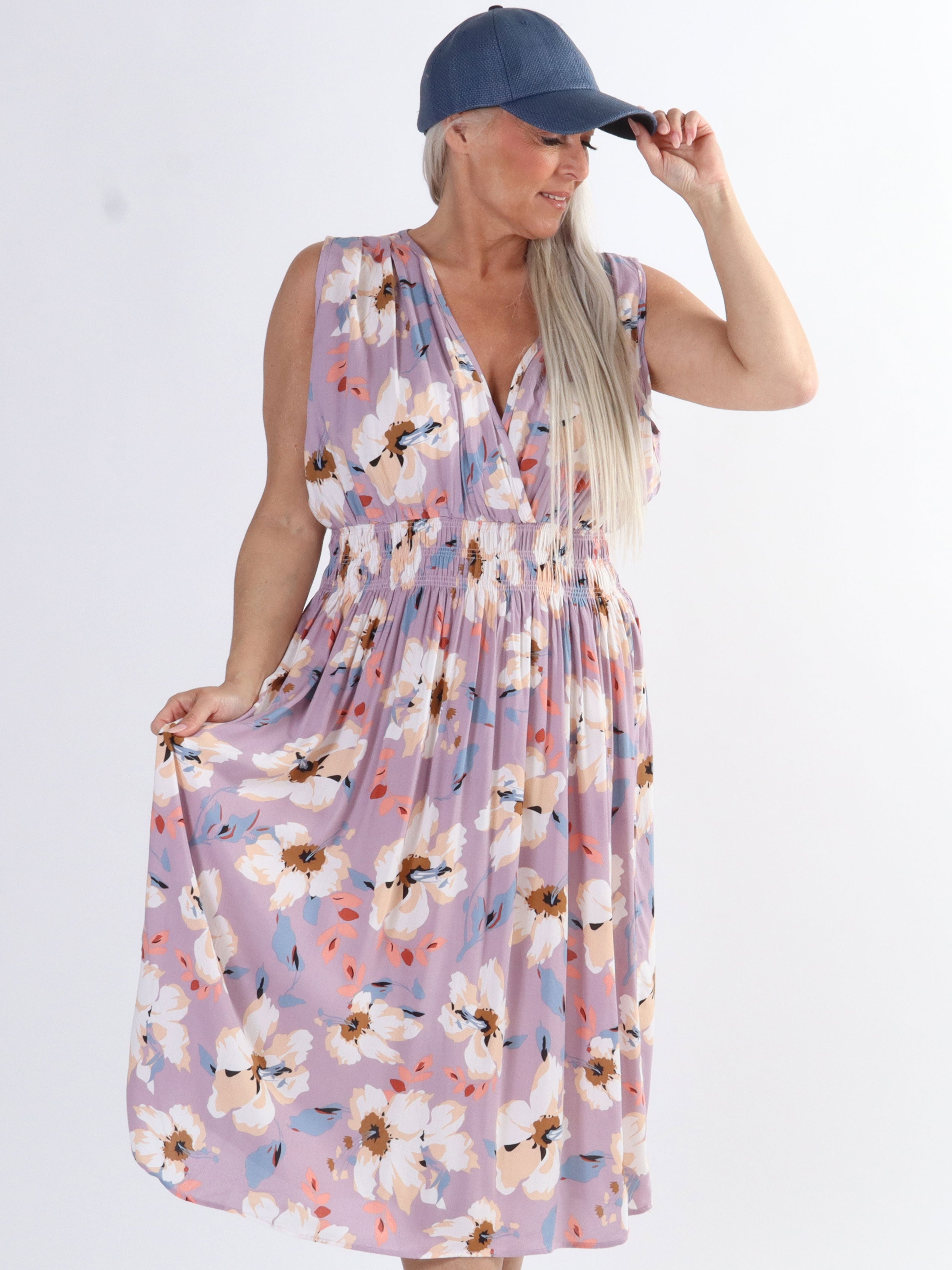 Izzy - Sød plus size sommerkjole i bomuld med elastik i taljen